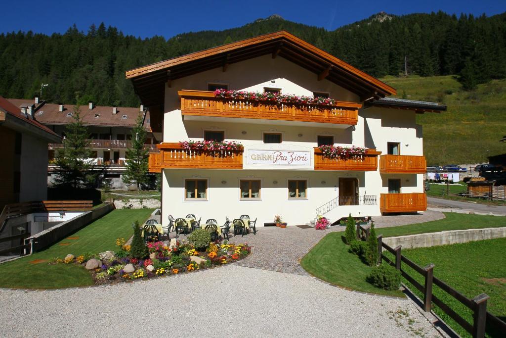 Hotel Garni Pra Fiori Campitello di Fassa Exterior foto