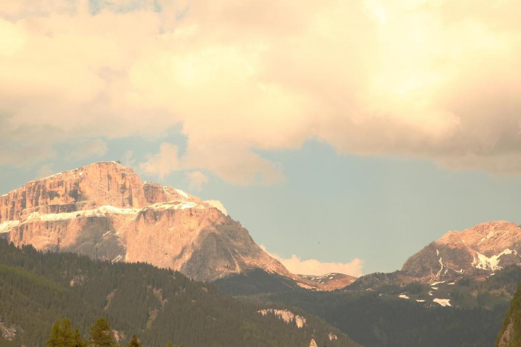 Hotel Garni Pra Fiori Campitello di Fassa Exterior foto