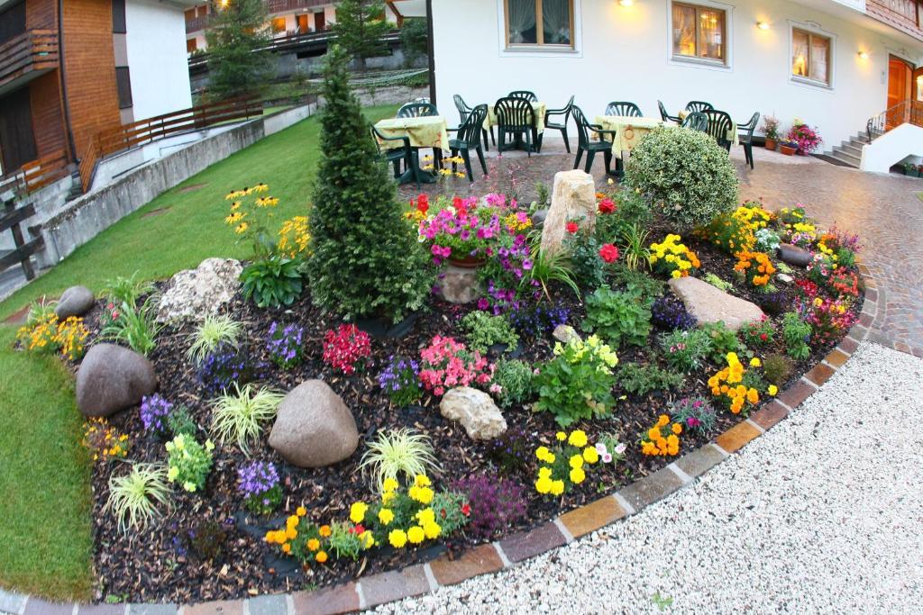Hotel Garni Pra Fiori Campitello di Fassa Exterior foto