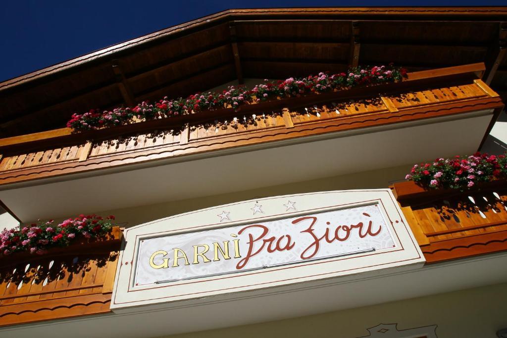 Hotel Garni Pra Fiori Campitello di Fassa Exterior foto