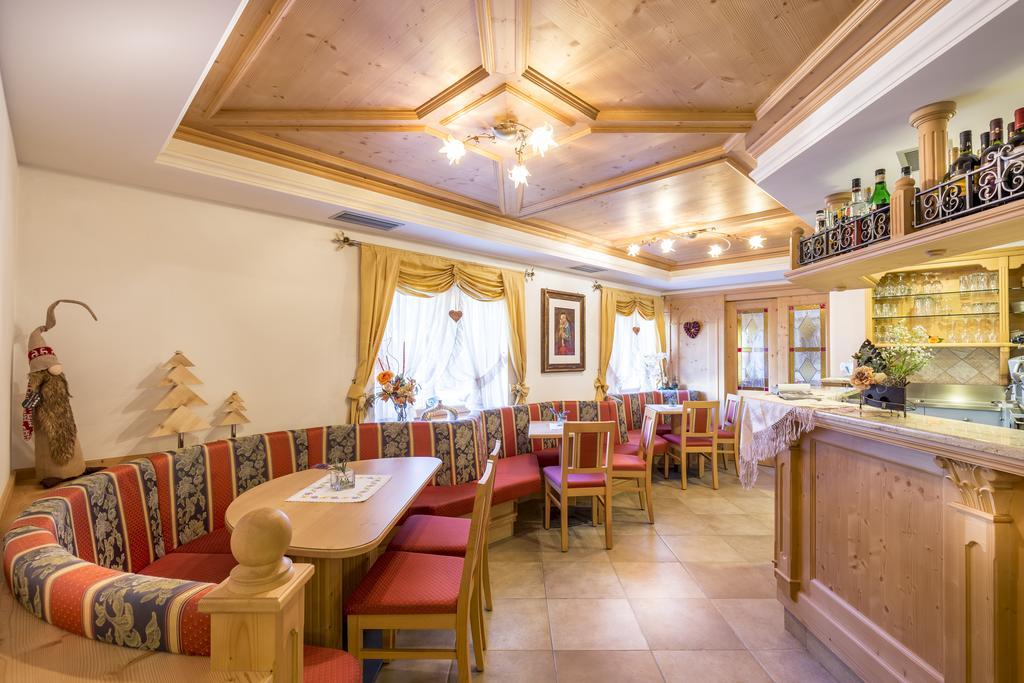 Hotel Garni Pra Fiori Campitello di Fassa Exterior foto