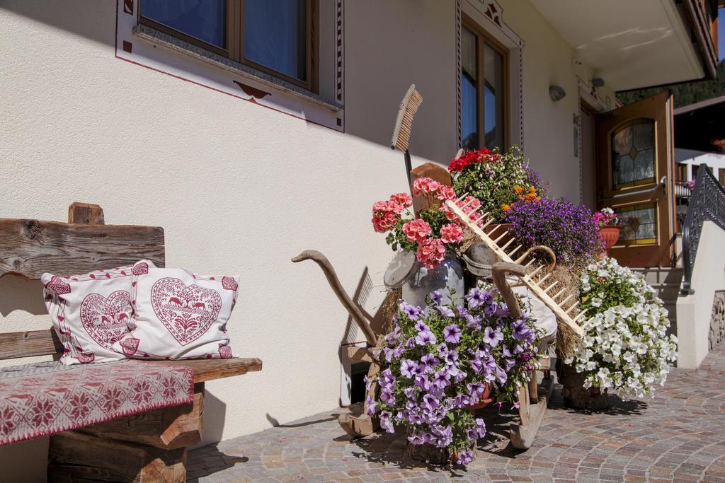 Hotel Garni Pra Fiori Campitello di Fassa Exterior foto