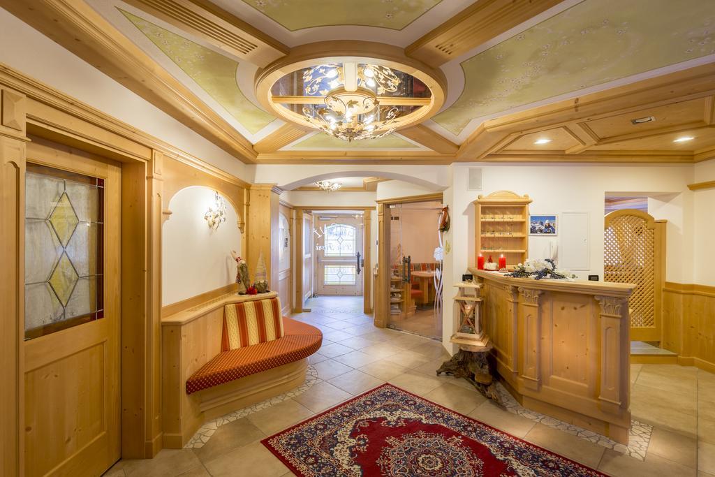 Hotel Garni Pra Fiori Campitello di Fassa Exterior foto