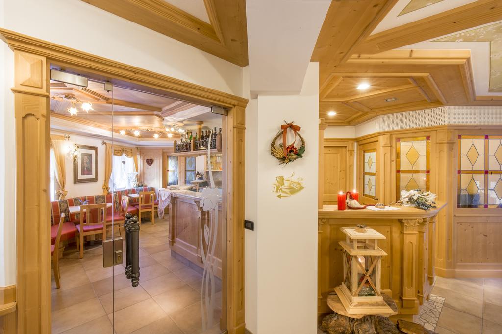 Hotel Garni Pra Fiori Campitello di Fassa Exterior foto