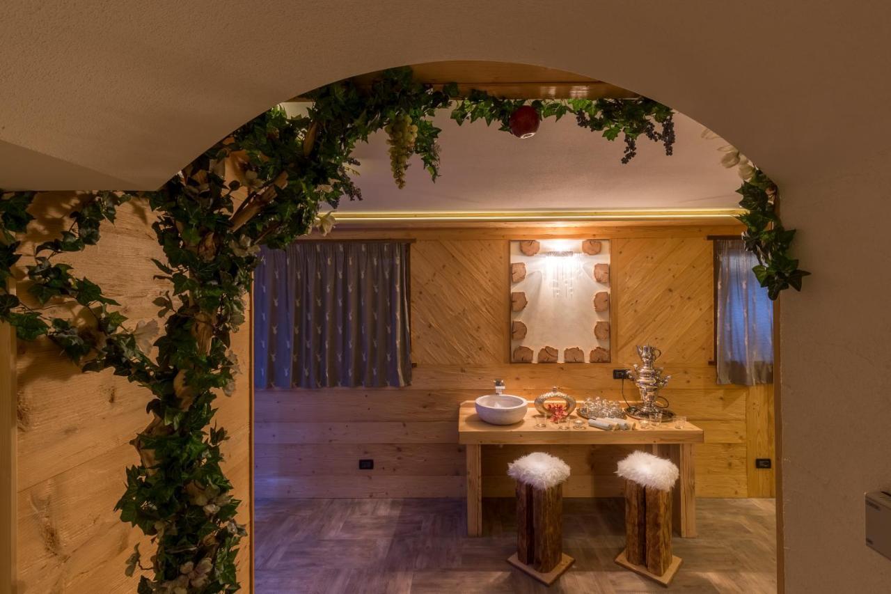 Hotel Garni Pra Fiori Campitello di Fassa Exterior foto